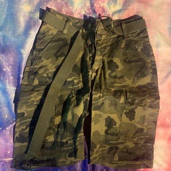 Dolls Kill camo U Know The Drill camouflage cargo shorts S - Picture 2 of 5
